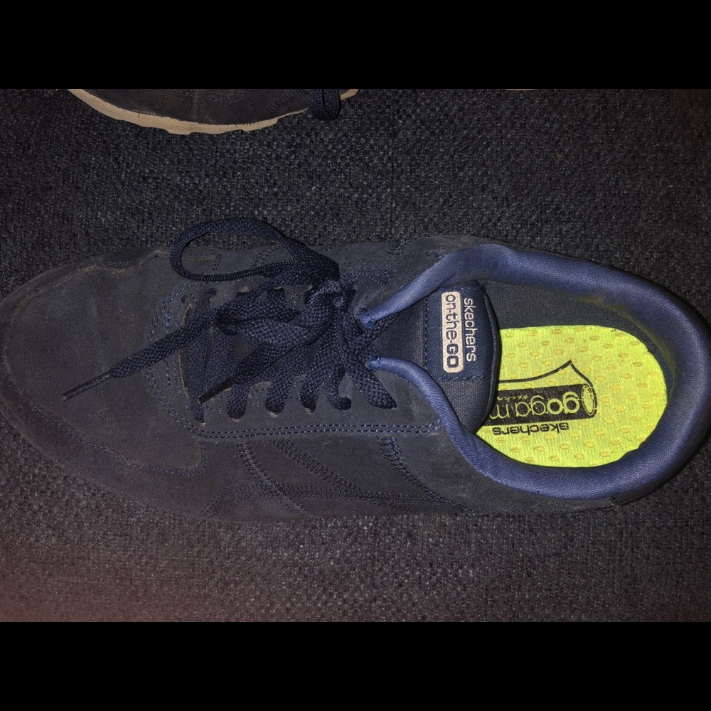 Skechers, navy blue, suede, sneakers!